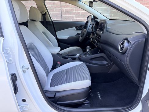 Used 2023 Hyundai Kona SE w/ Cargo Package AWD/4WD image 18