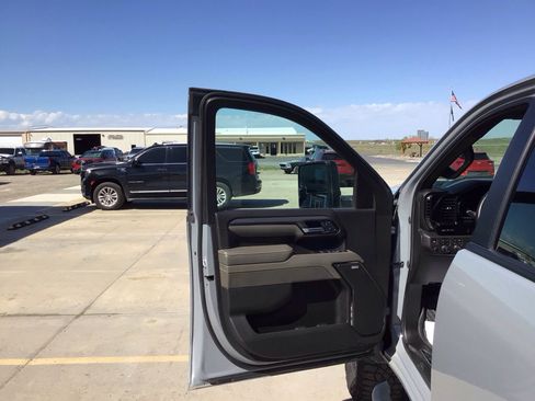 Used 2025 Chevrolet Silverado 2500 ZR2 w/ ZR2 Bison Edition AWD/4WD image 11