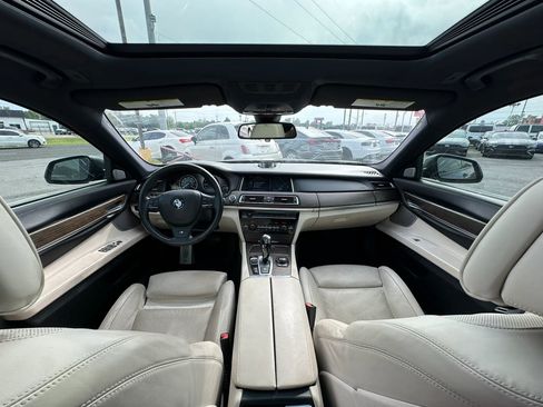 Used 2013 BMW 740i image 32