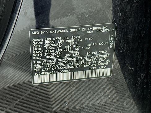 Used 2025 Volkswagen Atlas Cross Sport SE image 12