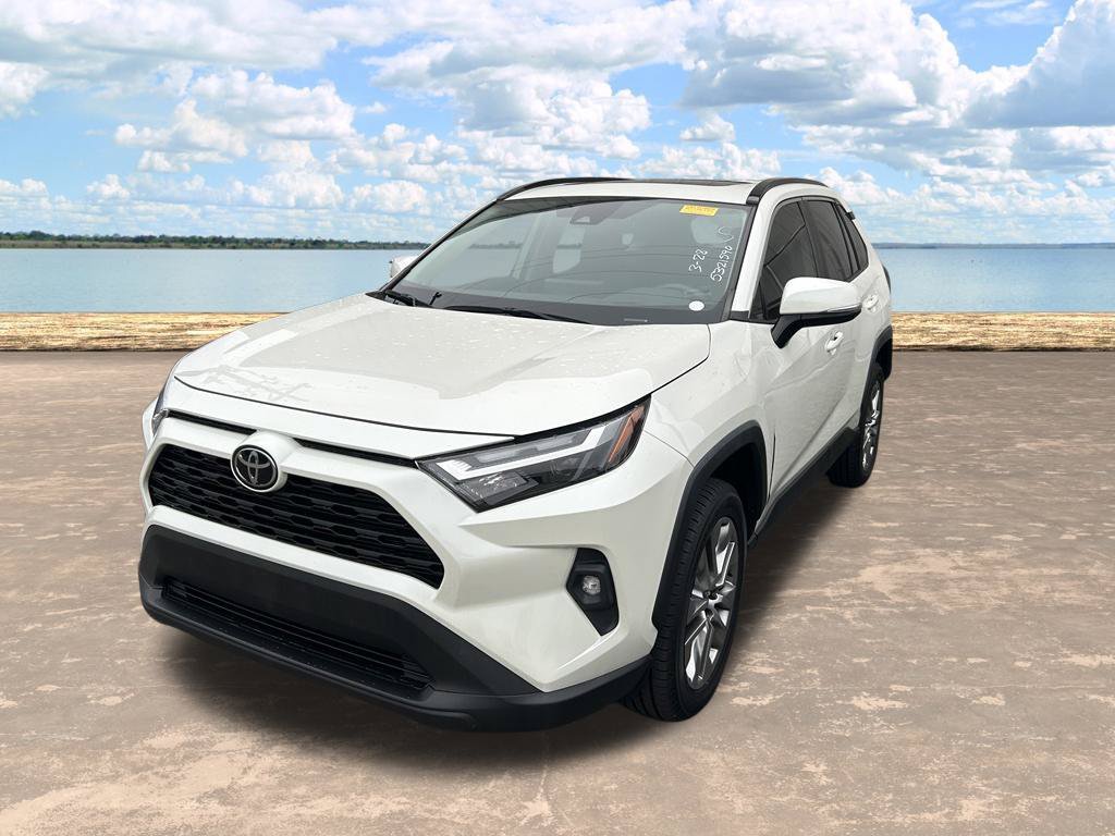 Used 2022 Toyota RAV4 XLE Premium FWD image 4