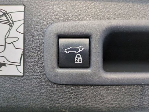 Used 2022 Toyota Sienna XLE image 23