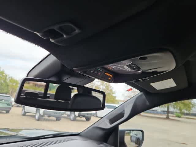 Used 2024 Chevrolet Colorado LT w/ LT Convenience Package III RWD image 26