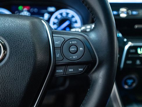 Certified 2023 Toyota Venza XLE image 19