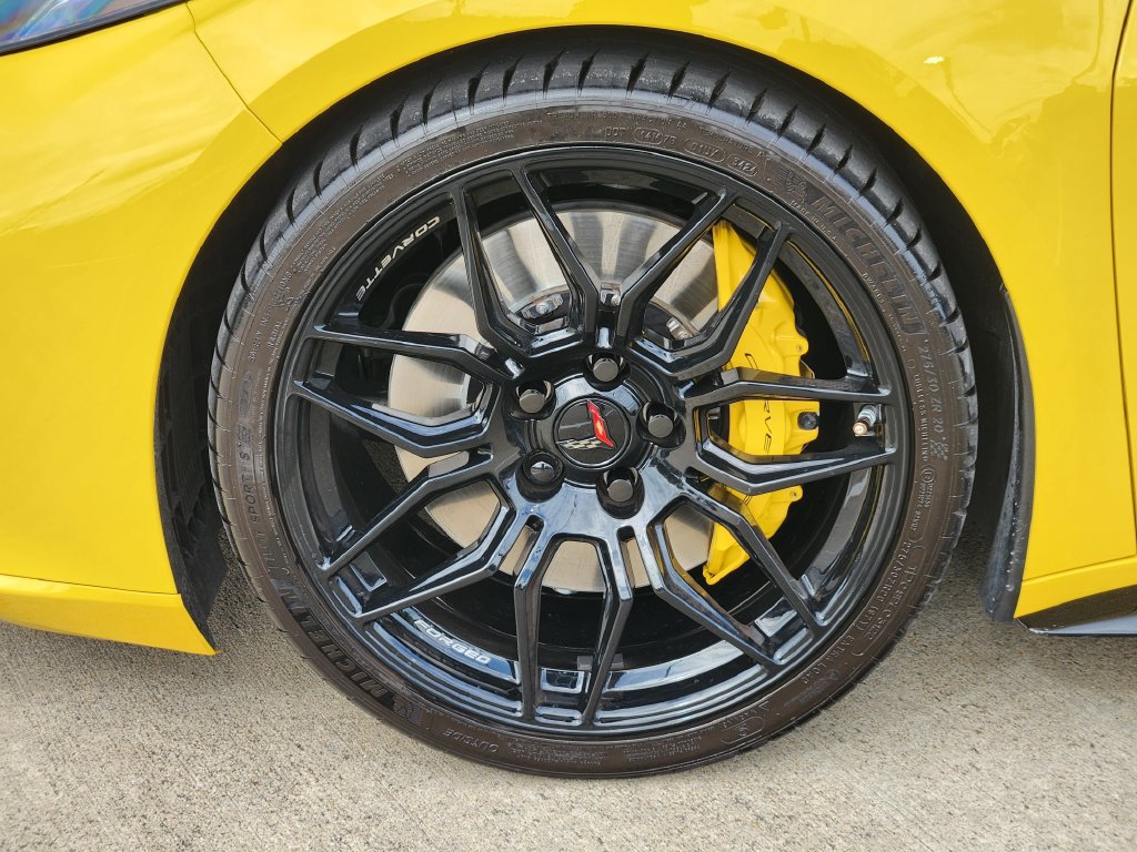 Used 2025 Chevrolet Corvette Z06 w/ Stealth Interior Trim Package RWD image 10