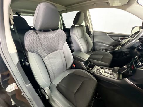 Used 2023 Subaru Forester Premium image 31