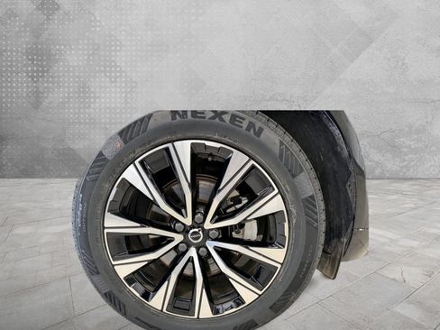 Used 2023 Volvo XC60 B5 Core w/ Climate Package AWD/4WD image 2