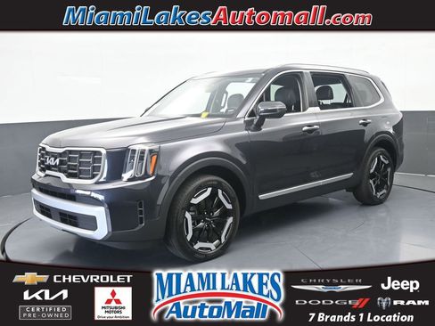 Used 2025 Kia Telluride S FWD image 1
