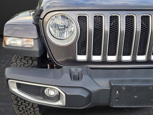 Used 2019 Jeep Wrangler Unlimited Sahara AWD/4WD image 29