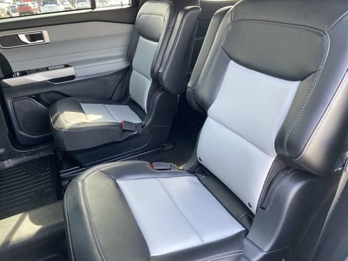 Used 2023 Ford Explorer XLT w/ Equipment Group 202A AWD/4WD image 19