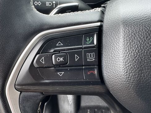 Used 2023 Jeep Grand Cherokee Altitude AWD/4WD image 24