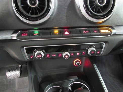 Used 2016 Audi A3 e-tron Premium Plus w/ Premium Plus Package image 24