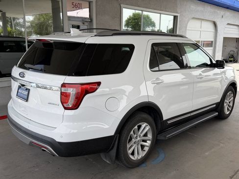 Used 2017 Ford Explorer XLT w/ Equipment Group 201A FWD image 5
