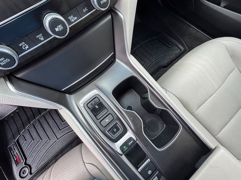 Used 2019 Honda Accord Touring image 13