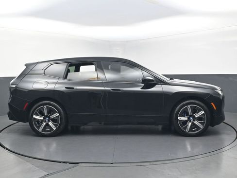 Used 2024 BMW iX xDrive50 w/ Premium Package AWD/4WD image 12