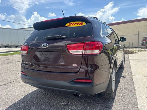 Used 2016 Kia Sorento FWD image 3