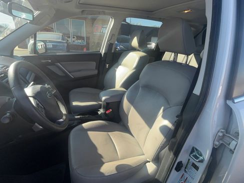 Used 2015 Subaru Forester 2.5i Touring w/ Eyesight & Navigation System image 11