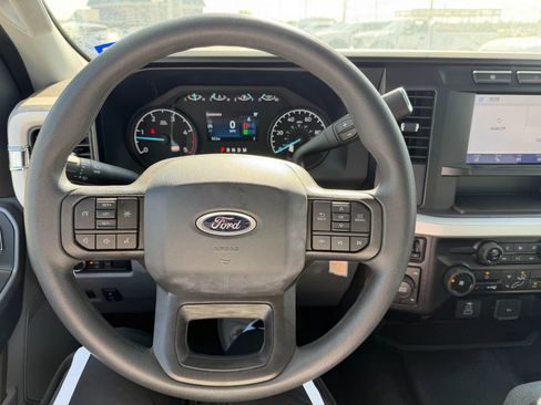 Used 2024 Ford F550 4x4 Crew Cab Super Duty w/ XLT Value Package image 15