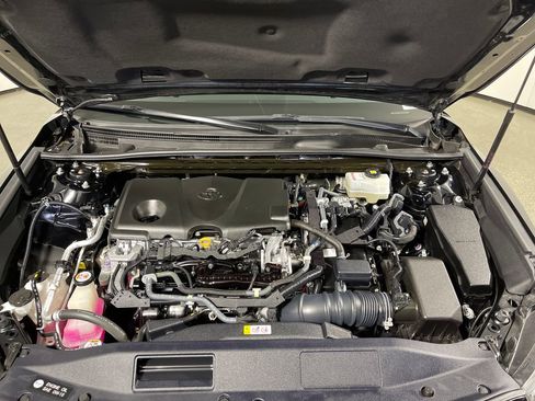 Used 2020 Toyota Camry LE FWD image 14