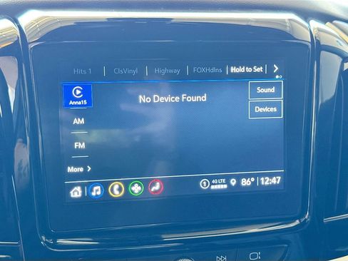 Used 2023 Chevrolet Traverse LT w/ Midnight/Sport Edition image 14