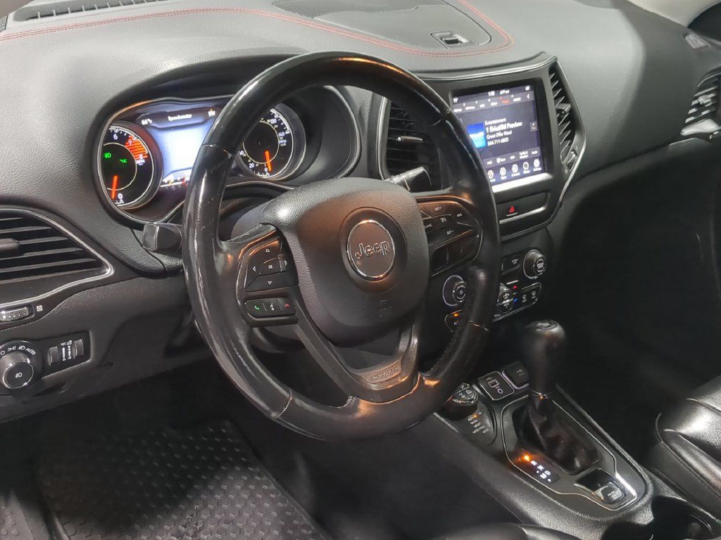 Used 2020 Jeep Cherokee Trailhawk w/ Cold Weather Group AWD/4WD image 12