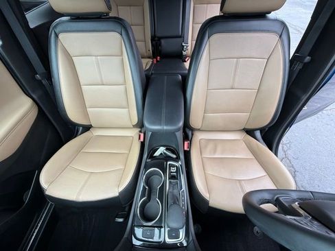 Used 2023 Chevrolet Equinox Premier image 17