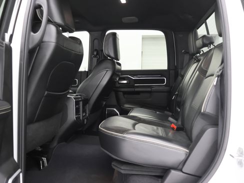 Used 2022 RAM 2500 Laramie w/ Night Edition AWD/4WD image 9