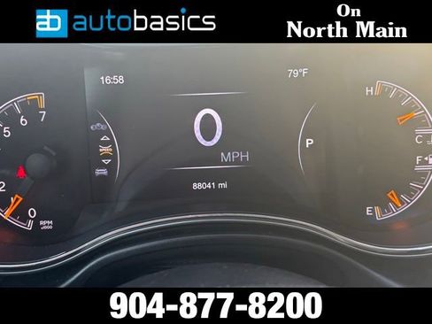 Used 2018 Jeep Grand Cherokee Laredo image 21