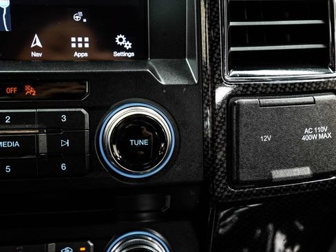 Used 2018 Ford F150 Lariat w/ Equipment Group 502A Luxury AWD/4WD image 32