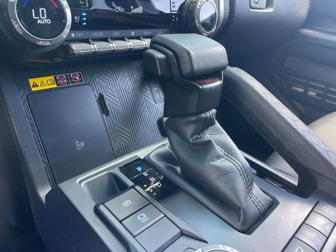 Used 2024 Toyota Tacoma TRD Sport w/ TRD Sport Premium Package RWD image 9