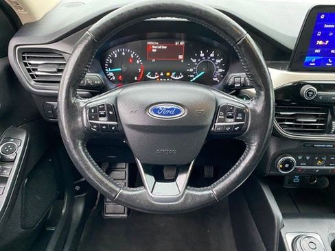 Used 2020 Ford Escape SEL image 9