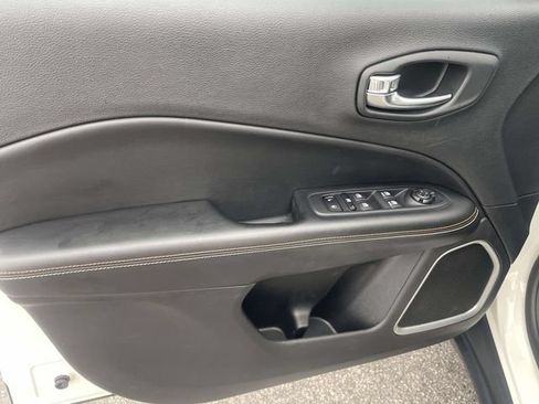 Used 2019 Jeep Compass Latitude w/ Cold Weather Group AWD/4WD image 14