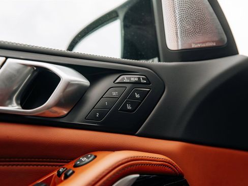 Used 2026 BMW X7 M60i image 18