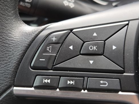 Used 2023 Nissan Sentra SV FWD image 8