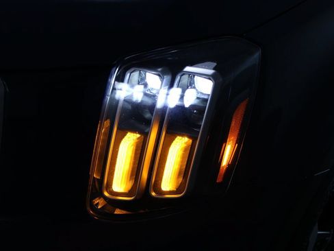 Used 2025 Kia Telluride S FWD image 40