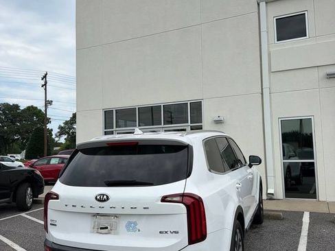 Used 2021 Kia Telluride EX w/ EX Premium Package AWD/4WD image 3