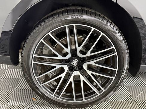 New 2025 Porsche Macan image 13