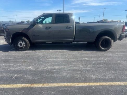Used 2026 RAM 3500 Laramie AWD/4WD image 4