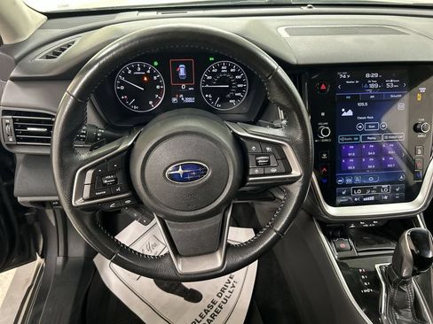 Used 2022 Subaru Outback Premium AWD/4WD image 4