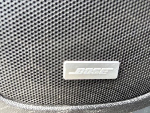 Used 2023 GMC Acadia SLT image 22