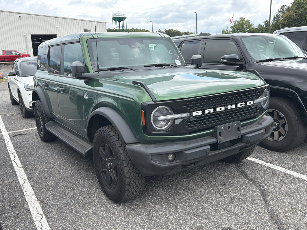 Used 2025 Ford Bronco Outer Banks AWD/4WD image 2