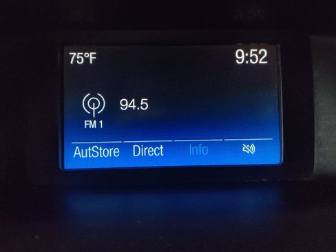 Used 2018 Ford Focus SE FWD image 25