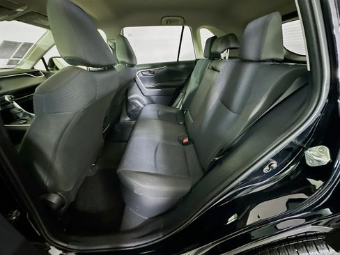 Used 2025 Toyota RAV4 LE AWD/4WD image 25