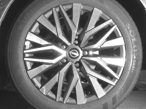 Used 2025 Nissan Altima 2.5 SV FWD image 14