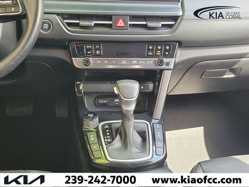 Certified 2024 Kia Seltos SX w/ SX Sunroof Package image 21