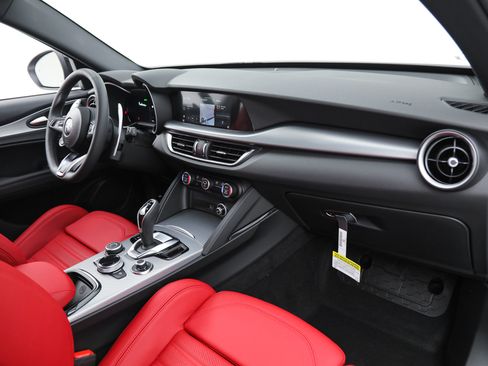 New 2026 Alfa Romeo Stelvio Sprint w/ Convenience Package AWD/4WD image 13