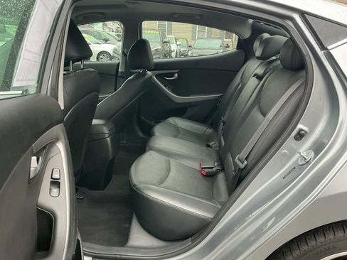 Used 2015 Hyundai Elantra Limited w/ Option Group 05 image 12