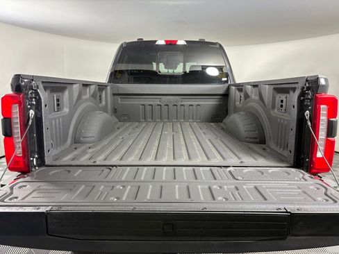 New 2025 Ford F250 Lariat w/ Lariat Ultimate Package AWD/4WD image 36