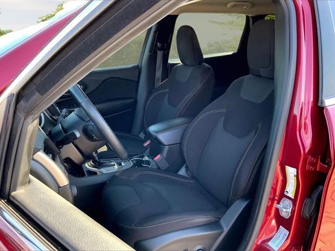 Used 2016 Jeep Cherokee Latitude w/ Comfort & Sound Group image 21