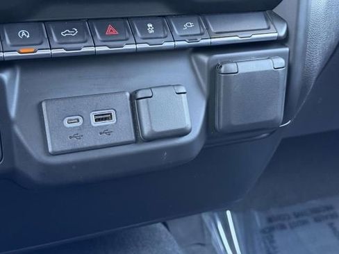 Used 2021 Chevrolet Silverado 1500 Custom AWD/4WD image 28